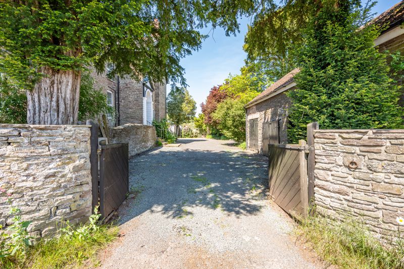 Driveway and Parking- click for photo gallery